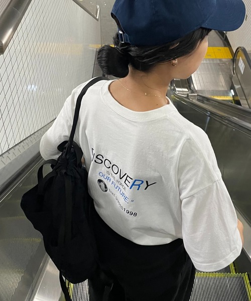 COLONY 2139(コロニートゥーワンスリーナイン)の「バックプリントTシャツ(Tシャツ/カットソー・レディース・ネイビー/グレー/オフホワイト・FREE)」の2枚目の写真