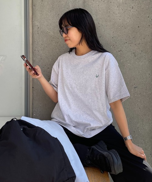 COLONY 2139(コロニートゥーワンスリーナイン)の「バックプリントTシャツ(Tシャツ/カットソー・レディース・ネイビー/グレー/オフホワイト・FREE)」の17枚目の写真