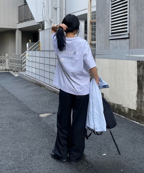 COLONY 2139(コロニートゥーワンスリーナイン)の「バックプリントTシャツ(Tシャツ/カットソー・レディース・ネイビー/グレー/オフホワイト・FREE)」の16枚目の写真