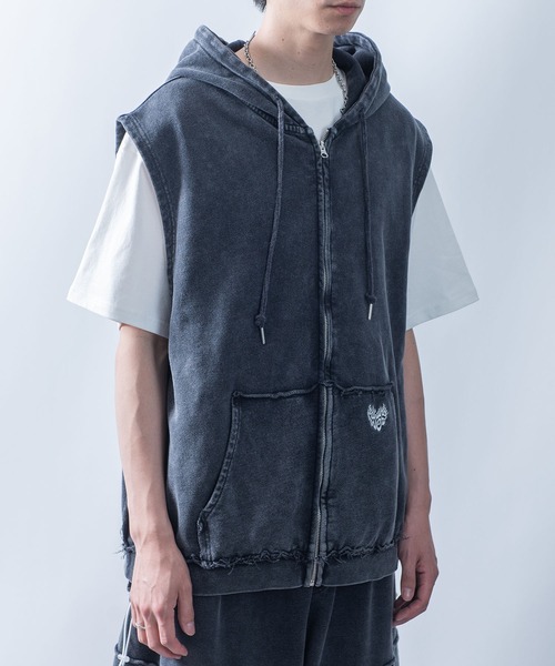 セール】one point sleeveless zip hoodie/ワンポイント刺繍