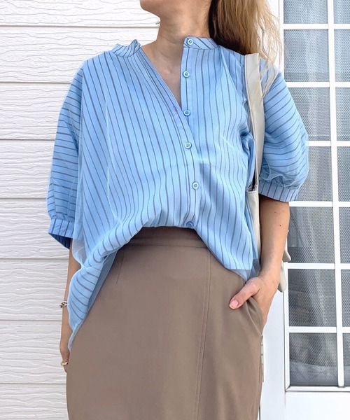 Q（キュー）の「ショートチュール重ね ストライプシャツ（シャツ/ブラウス・レディース・ホワイト/ライトブルー・MEDIUM）」の8枚目の写真