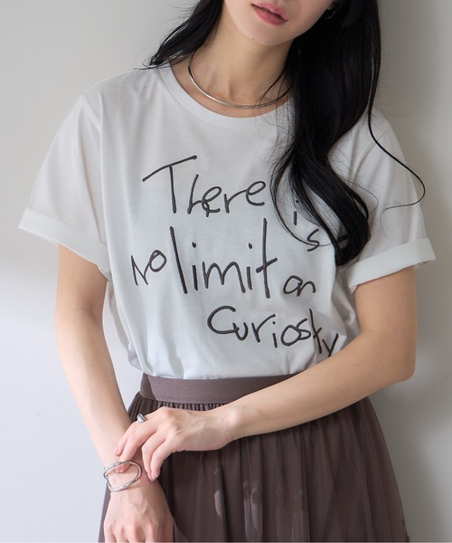 &. NOSTALGIA(アンドドットノスタルジア)の「【ZOZO限定】手書き風ロゴ刺繍Tシャツ(Tシャツ/カットソー・レディース・オフホワイト/ブラック/ブラウン・M)」の2枚目の写真