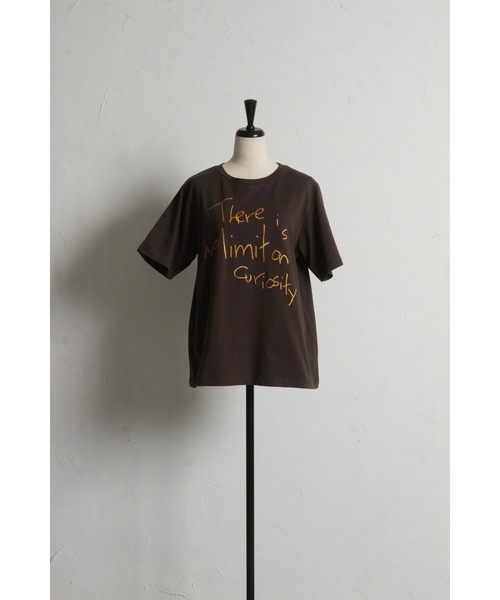 &. NOSTALGIA(アンドドットノスタルジア)の「【ZOZO限定】手書き風ロゴ刺繍Tシャツ(Tシャツ/カットソー・レディース・オフホワイト/ブラック/ブラウン・M)」の13枚目の写真
