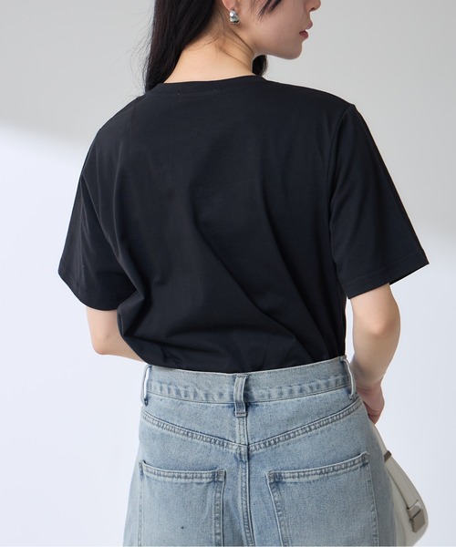 &. NOSTALGIA(アンドドットノスタルジア)の「【ZOZO限定】手書き風ロゴ刺繍Tシャツ(Tシャツ/カットソー・レディース・オフホワイト/ブラック/ブラウン・M)」の11枚目の写真