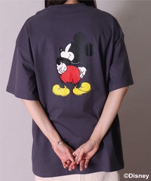 Disney（ディズニー）の「(DV)【Disney】ミッキーマウス プリント Tシャツ（Tシャツ/カットソー・メンズ）」