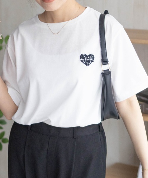 NAVY(ネイビー)の「NAVY ハートロゴ刺繍Tシャツ(Tシャツ/カットソー・レディース・ブラック/ホワイト/チャコールグレー・M/L)」の2枚目の写真