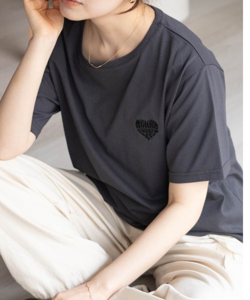 NAVY ハートロゴ刺繍Tシャツ（Tシャツ/カットソー）｜NAVY（ネイビー