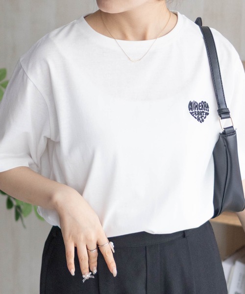 NAVY(ネイビー)の「NAVY ハートロゴ刺繍Tシャツ(Tシャツ/カットソー・レディース・ブラック/ホワイト/チャコールグレー・M/L)」の7枚目の写真
