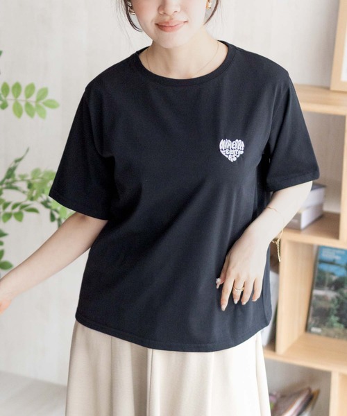 NAVY(ネイビー)の「NAVY ハートロゴ刺繍Tシャツ(Tシャツ/カットソー・レディース・ブラック/ホワイト/チャコールグレー・M/L)」の4枚目の写真