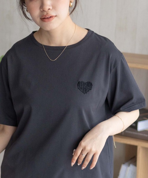 NAVY(ネイビー)の「NAVY ハートロゴ刺繍Tシャツ(Tシャツ/カットソー・レディース・ブラック/ホワイト/チャコールグレー・M/L)」の21枚目の写真