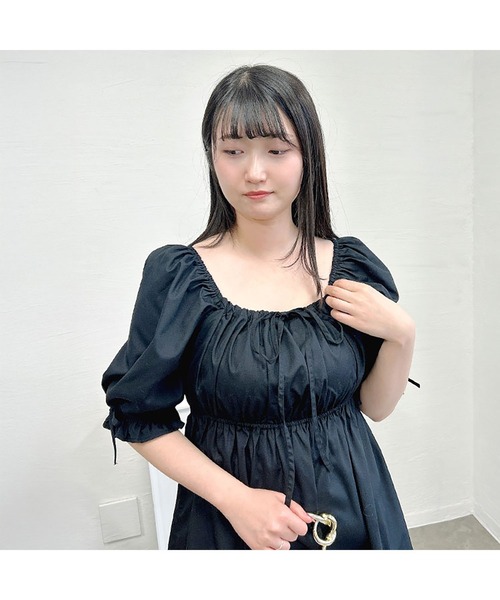GOLDJAPAN（ゴールドジャパン）の「スクエアネックギャザーペプラムチュニック【大きいサイズ対応】（チュニック・レディース・グレー/ブラック・5L/4L/3L/LL）」の17枚目の写真