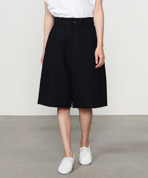 nicholson&nicholson（ニコルソンアンドニコルソン）の「nicholson & nicholson | コットン ハーフパンツ WOMEN（その他パンツ・レディース・ネイビー/ホワイト・36）」の2枚目の写真