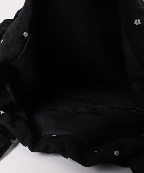 TONE SELECT GOODS(トーンセレクトグッズ)の「Liaa/フラワー チェリー フリルトートバッグ A18631(トートバッグ・レディース・ホワイト/ブラック/その他1・FREE)」の6枚目の写真