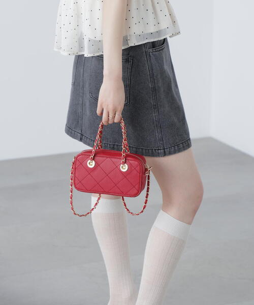 FREE'S MART（フリーズマート）の「◆チェーンミニバッグ（ショルダーバッグ・レディース・ブラック/レッド・ﾌﾘ-）」の2枚目の写真