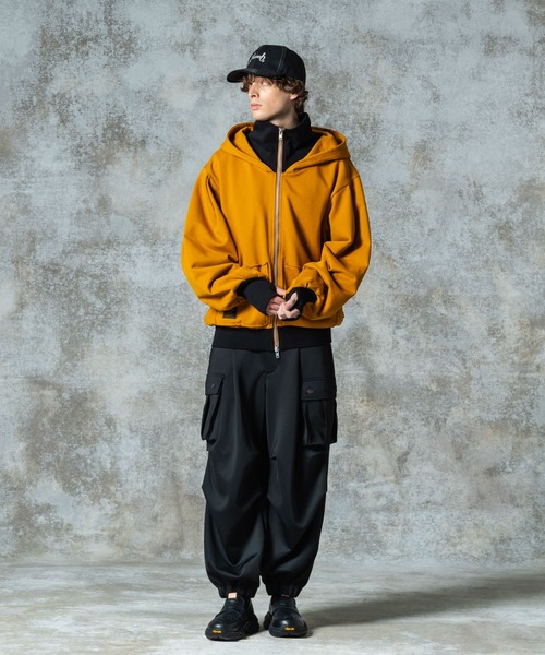 glamb（グラム）の「Layered Neck Hoodie / レイヤードネックフーディ（パーカー・メンズ・グレー/イエロー/ブラック・S/M/L）」の16枚目の写真