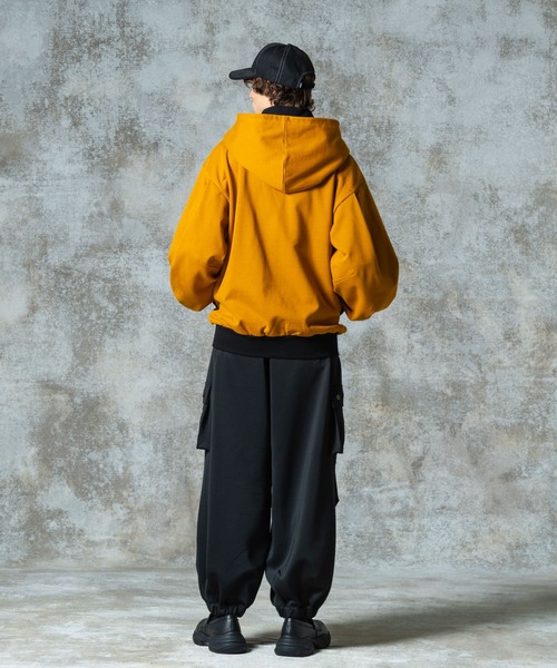 glamb（グラム）の「Layered Neck Hoodie / レイヤードネックフーディ（パーカー・メンズ・グレー/イエロー/ブラック・S/M/L）」の18枚目の写真