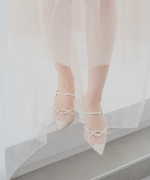 Chico（チコ）の「【SALON by Chico】シアーリボンポインテッドミュール（パンプス・レディース・ブラック/アイボリー・MEDIUM/LARGE/SMALL）」の4枚目の写真