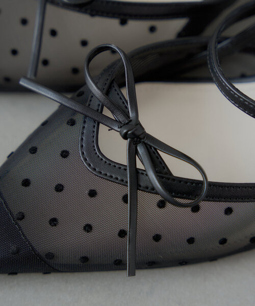 Chico（チコ）の「【SALON by Chico】シアーリボンポインテッドミュール（パンプス・レディース・ブラック/アイボリー・MEDIUM/LARGE/SMALL）」の12枚目の写真