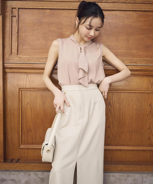 PROPORTION BODY DRESSING(プロポーションボディドレッシング)の「パール付きフリルタイブラウス / 1215210611(シャツ/ブラウス・レディース・ブラウン/ホワイト/ベージュ系その他・MEDIUM/SMALL)」の3枚目の写真