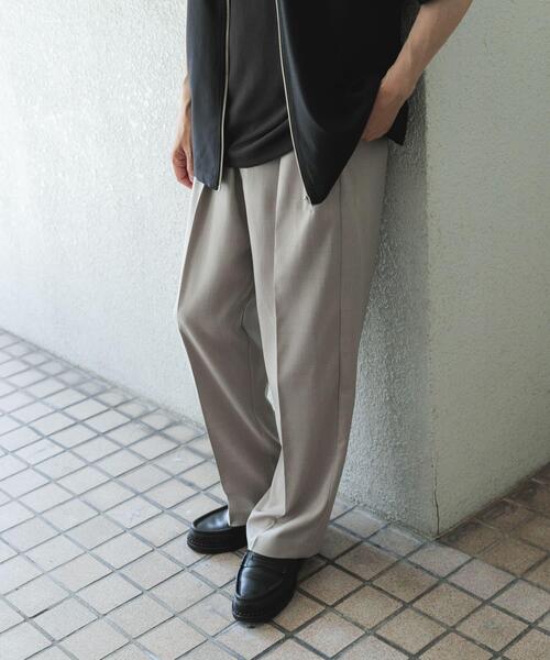 ITEMS URBANRESEARCH(アイテムズ アーバンリサーチ)の「2タックセンタープレススラックス(その他パンツ・メンズ・ブラウン/グレー系その他/ブラック・LARGE/MEDIUM)」の4枚目の写真