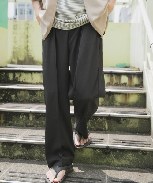 ITEMS URBANRESEARCH（アイテムズ アーバンリサーチ）の「2タックセンタープレススラックス（その他パンツ・メンズ・ブラウン/グレー系その他/ブラック・LARGE/MEDIUM）」の17枚目の写真