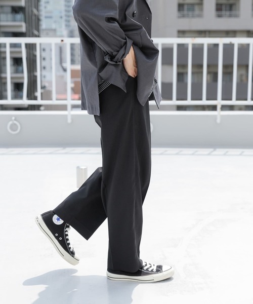 ITEMS URBANRESEARCH（アイテムズ アーバンリサーチ）の「2タックセンタープレススラックス（その他パンツ・メンズ・ブラウン/グレー系その他/ブラック・LARGE/MEDIUM）」の21枚目の写真