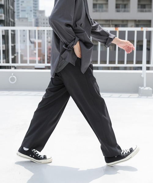 ITEMS URBANRESEARCH（アイテムズ アーバンリサーチ）の「2タックセンタープレススラックス（その他パンツ・メンズ・ブラウン/グレー系その他/ブラック・LARGE/MEDIUM）」の22枚目の写真