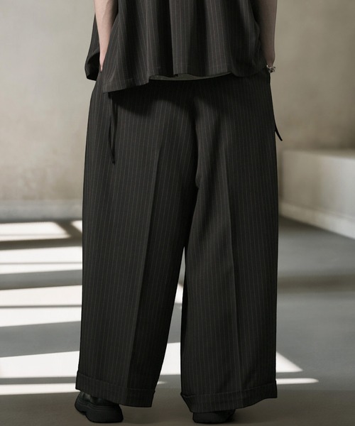 ANEDIST(アンディスト)の「ピンストライプ2タックワイドバギースラックス(スラックス・メンズ・ネイビー/チャコールグレー・M/L)」の4枚目の写真