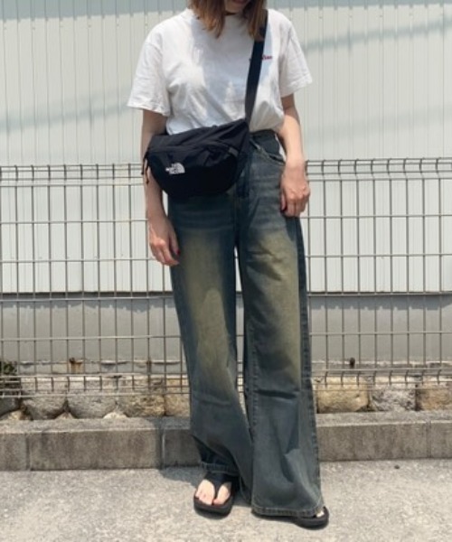 Belle Cie(ベルシー)の「ゆるカワ最旬シルエット バギー ワイドパンツ(デニムパンツ・レディース・ネイビー/サックスブルー・S/M/L)」の2枚目の写真