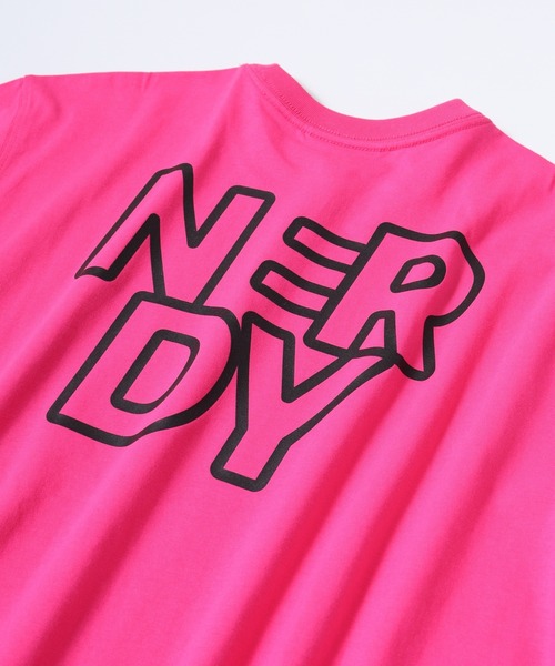 NERDY（ノルディ）の「ブレンク ボールド ロゴ 半袖 Tシャツ（Tシャツ/カットソー・メンズ・ピンク/ネイビー/グレー/ホワイト・M/L/S）」の17枚目の写真