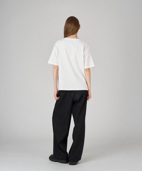 ONCILY（オンシェリー）の「BOUQUET EMBROIDERY T-SHIRT / ブーケ刺繍Tシャツ（Tシャツ/カットソー・メンズ・オフホワイト/ライトホワイト・SMALL/MEDIUM/LARGE）」の18枚目の写真