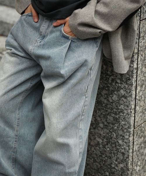 HOOK(フック)の「ルーズバルーンシルエットデニムパンツ(デニムパンツ・メンズ・ライトブルー/ネイビー・LARGE/SMALL/MEDIUM)」の2枚目の写真