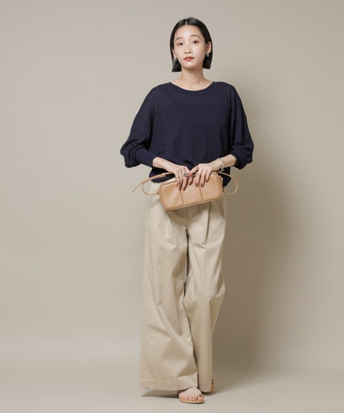 NANO universe（ナノユニバース）の「梨地ボートネックワイドシルエットニット（ニット/セーター・レディース・ダークネイビー/イエロー/ライトベージュ・FREE）」の22枚目の写真