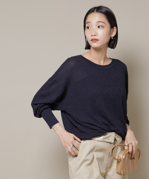 NANO universe（ナノユニバース）の「梨地ボートネックワイドシルエットニット（ニット/セーター・レディース・ダークネイビー/イエロー/ライトベージュ・FREE）」の18枚目の写真