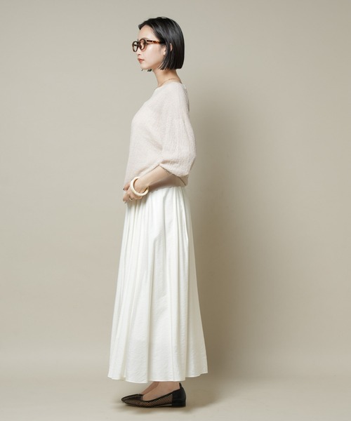 NANO universe（ナノユニバース）の「梨地ボートネックワイドシルエットニット（ニット/セーター・レディース・ダークネイビー/イエロー/ライトベージュ・FREE）」の9枚目の写真