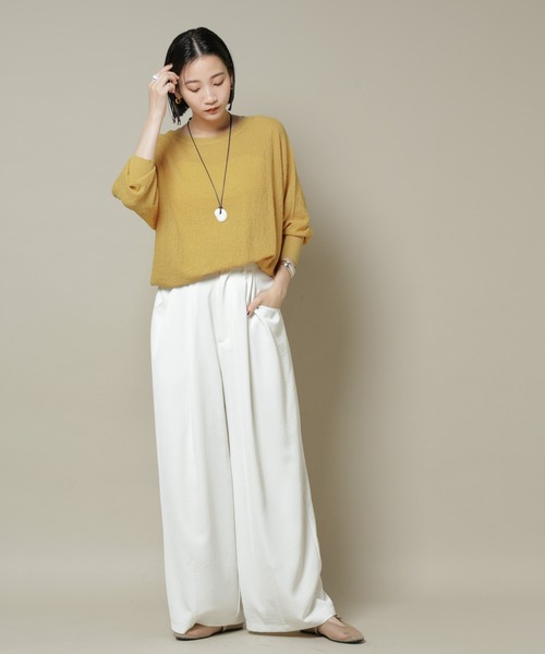 NANO universe（ナノユニバース）の「梨地ボートネックワイドシルエットニット（ニット/セーター・レディース・ダークネイビー/イエロー/ライトベージュ・FREE）」の15枚目の写真
