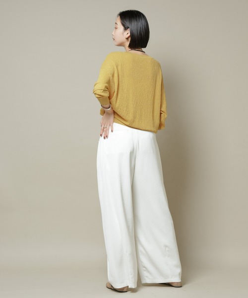 NANO universe（ナノユニバース）の「梨地ボートネックワイドシルエットニット（ニット/セーター・レディース・ダークネイビー/イエロー/ライトベージュ・FREE）」の16枚目の写真