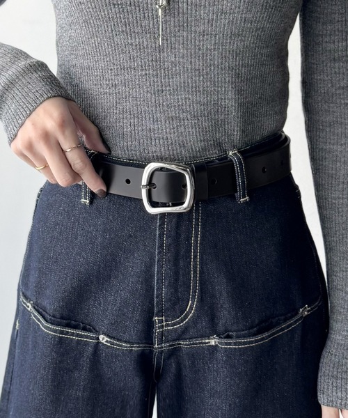 classicalelf（クラシカルエルフ）の「コーデにひとさじ、高級感。牛床革アソートバックルレザーベルト（ベルト・レディース・ブラック系2/ブラック系1/ダークブラウン系2/ダークブラウン系1/ブラック系3/ブラック系4・ONE SIZE）」の3枚目の写真