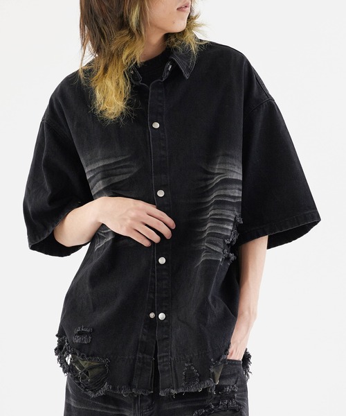 Theater code(シアターコード)の「Damaged Camouflage Denim Jacket/ダメージ迷彩デニムジャケット 秋 秋服メンズ 2026年秋冬(デニムジャケット・メンズ・ブラック系1/ブルー系1・M/L)」の1枚目の写真