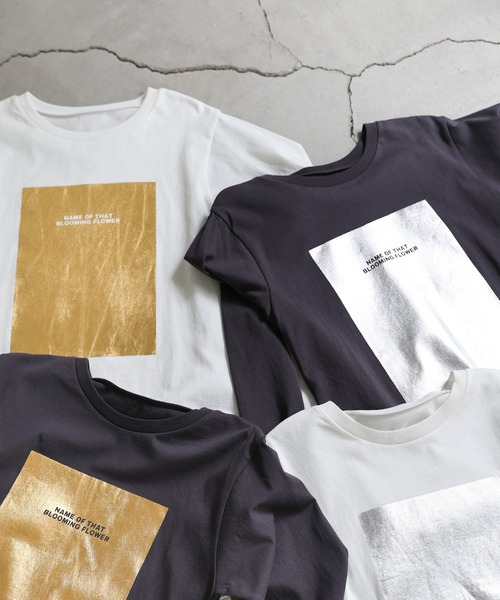 select MOCA（セレクトモカ）の「箔プリントロングTシャツ（Tシャツ/カットソー・レディース・ホワイト×ゴールド/ホワイト×シルバー/ブラック×ゴールド/ブラック×シルバー・FREE）」の16枚目の写真