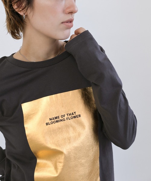 select MOCA（セレクトモカ）の「箔プリントロングTシャツ（Tシャツ/カットソー・レディース・ホワイト×ゴールド/ホワイト×シルバー/ブラック×ゴールド/ブラック×シルバー・FREE）」の22枚目の写真