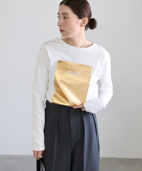 select MOCA（セレクトモカ）の「箔プリントロングTシャツ（Tシャツ/カットソー・レディース・ホワイト×ゴールド/ホワイト×シルバー/ブラック×ゴールド/ブラック×シルバー・FREE）」の7枚目の写真