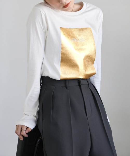 select MOCA（セレクトモカ）の「箔プリントロングTシャツ（Tシャツ/カットソー・レディース・ホワイト×ゴールド/ホワイト×シルバー/ブラック×ゴールド/ブラック×シルバー・FREE）」の6枚目の写真