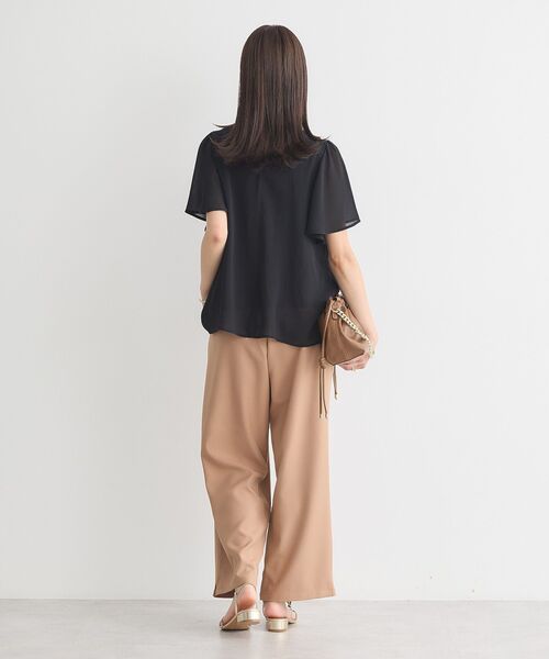 earth music&ecology(アースミュージックアンドエコロジー)の「マジョリカプリーツ半袖ブラウス(シャツ/ブラウス・レディース・ブラック系その他/アイボリー/ベージュ系その他3/ブラック・FREE)」の5枚目の写真