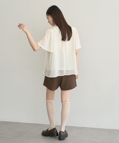 earth music&ecology(アースミュージックアンドエコロジー)の「マジョリカプリーツ半袖ブラウス(シャツ/ブラウス・レディース・ブラック系その他/アイボリー/ベージュ系その他3/ブラック・FREE)」の11枚目の写真