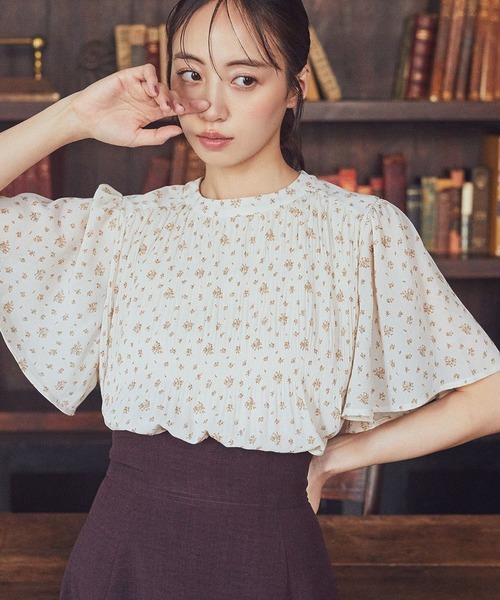 earth music&ecology(アースミュージックアンドエコロジー)の「マジョリカプリーツ半袖ブラウス(シャツ/ブラウス・レディース・ブラック系その他/アイボリー/ベージュ系その他3/ブラック・FREE)」の4枚目の写真