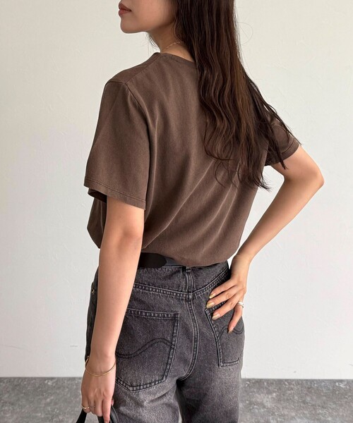 fredy emue（フレディエミュ）の「ヴィンテージライクピグメントTシャツ（Tシャツ/カットソー・レディース・オフホワイト/ライトブルー/ブラウン/レッド・38）」の13枚目の写真