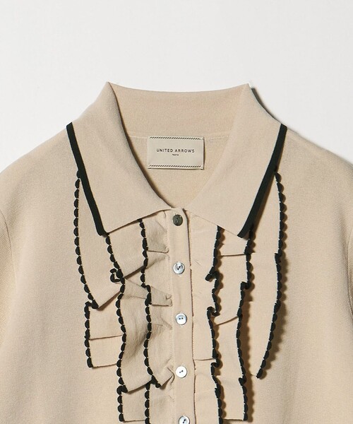 UNITED ARROWS(ユナイテッドアローズ)の「スカラップ フリル ショートスリーブ ニット ‐ウォッシャブル‐(ニット/セーター・レディース・ベージュ/ネイビー/ブラック・FREE)」の16枚目の写真