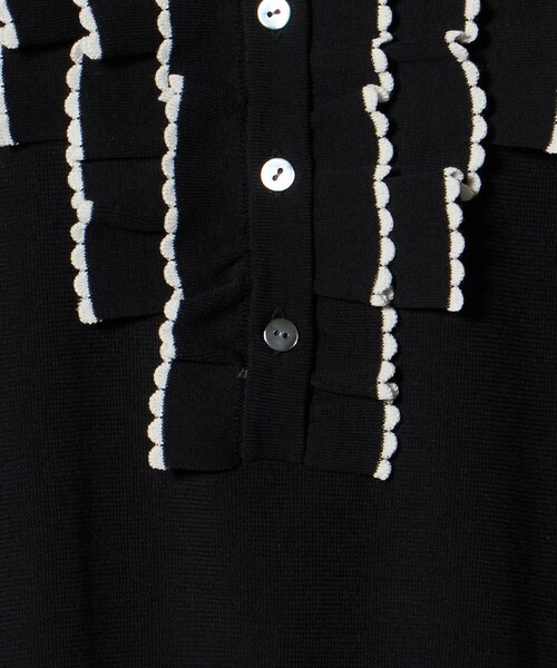 UNITED ARROWS(ユナイテッドアローズ)の「スカラップ フリル ショートスリーブ ニット ‐ウォッシャブル‐(ニット/セーター・レディース・ベージュ/ネイビー/ブラック・FREE)」の22枚目の写真