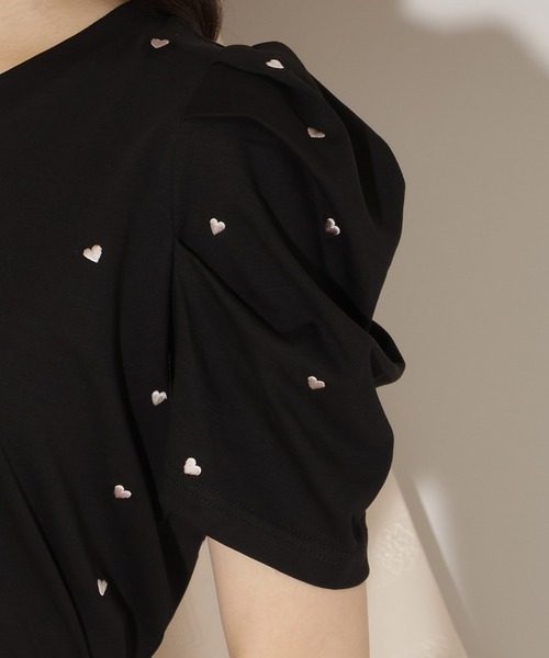 WILLSELECTION(ウィルセレクション)の「ハート刺繍タックスリーブTシャツ(Tシャツ/カットソー・レディース・ピンク/オフホワイト/ブラック・FREE)」の7枚目の写真